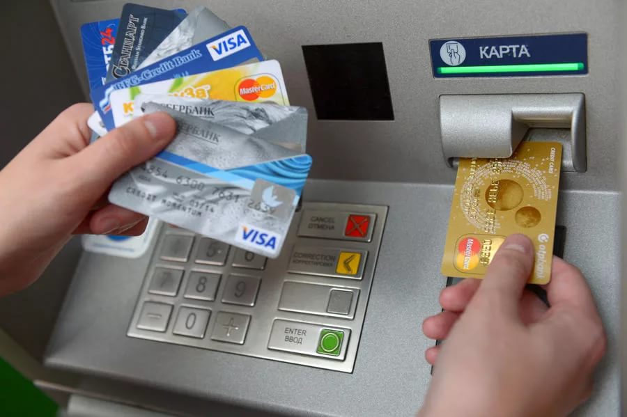 Банк картасын басқа біреуге бергендер қылмыстық жауапкершілікке тартылады
