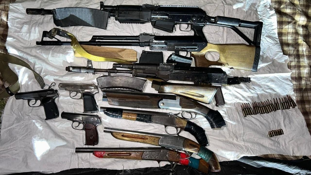Қазақстанда арнайы операция кезінде 6 Калашников, 6 граната тәркіленді