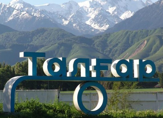 Талғарда ер адам танысын атып, екі жасар қызды ұрлап әкетті