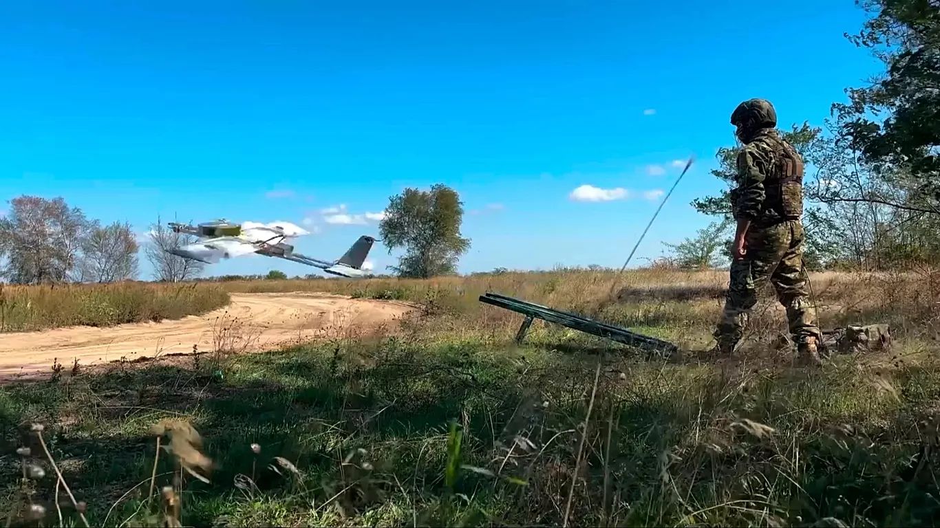 Макрон ресейлік дрондарға қарсы қатаң шара қолдануды ұсынды