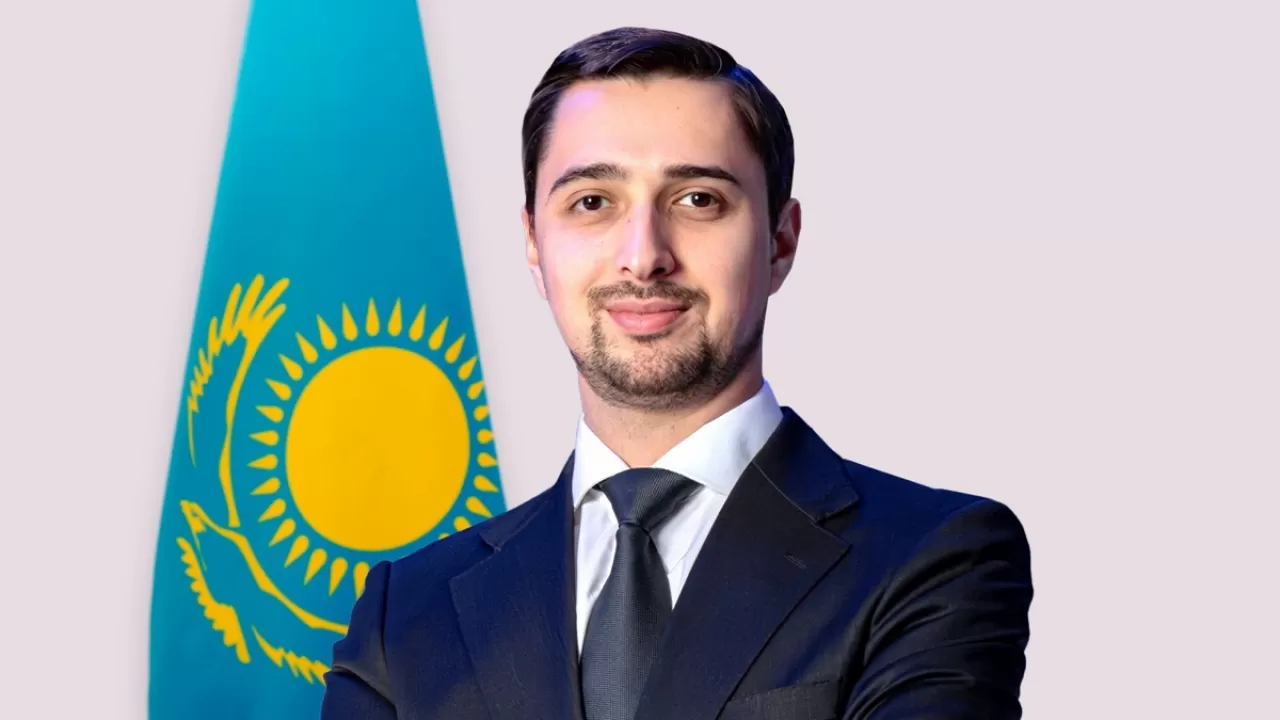 Қазақша сөйлеген вице-министр мақтау естіді