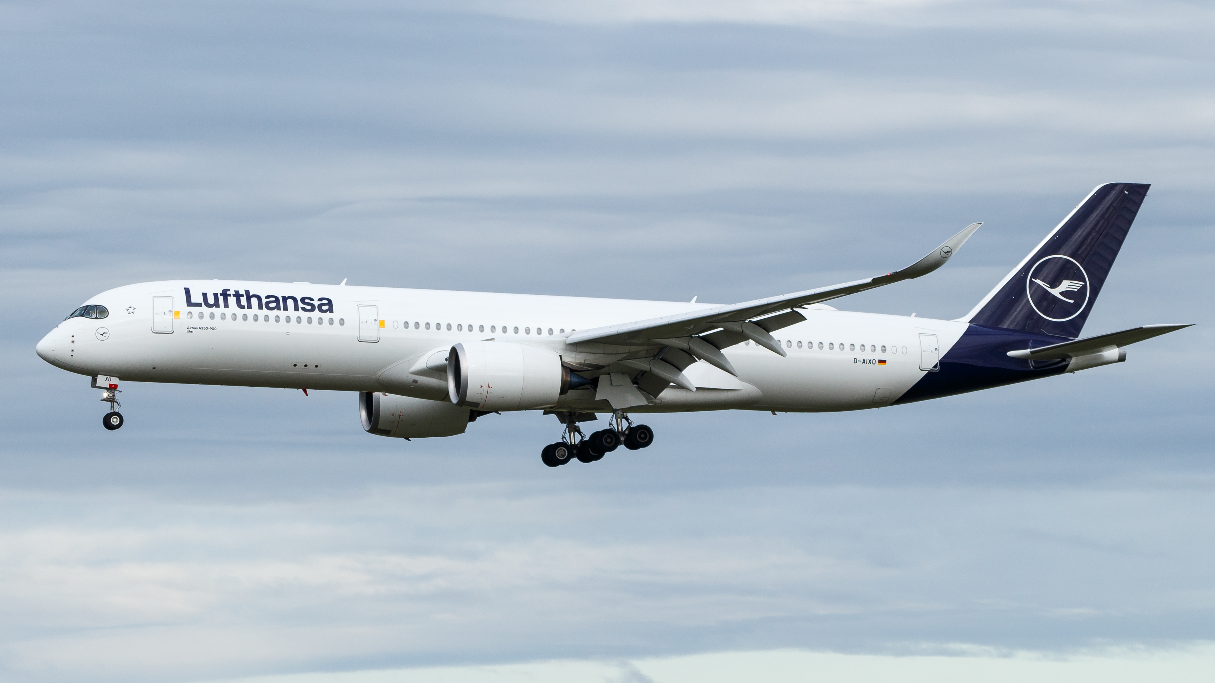 Lufthansa ұшағы Алматыға шұғыл қонды