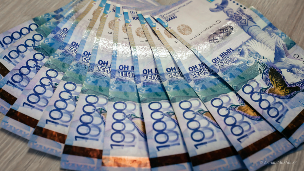 10 мың теңгелік ескі купюралар айналымнан алынбайды