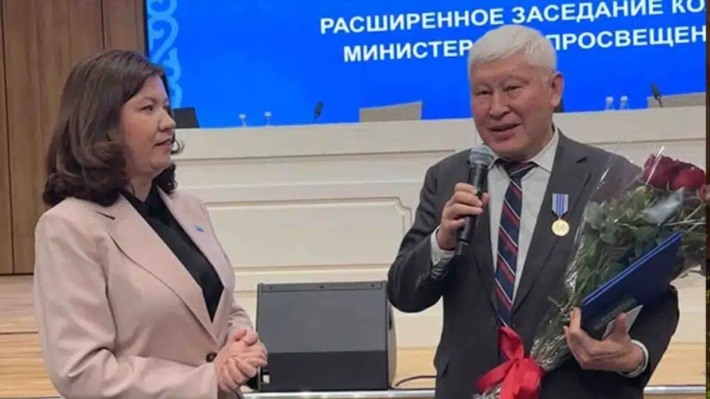 Асқар Жұмаділдаев «Еңбек ардагері» медалімен марапатталды