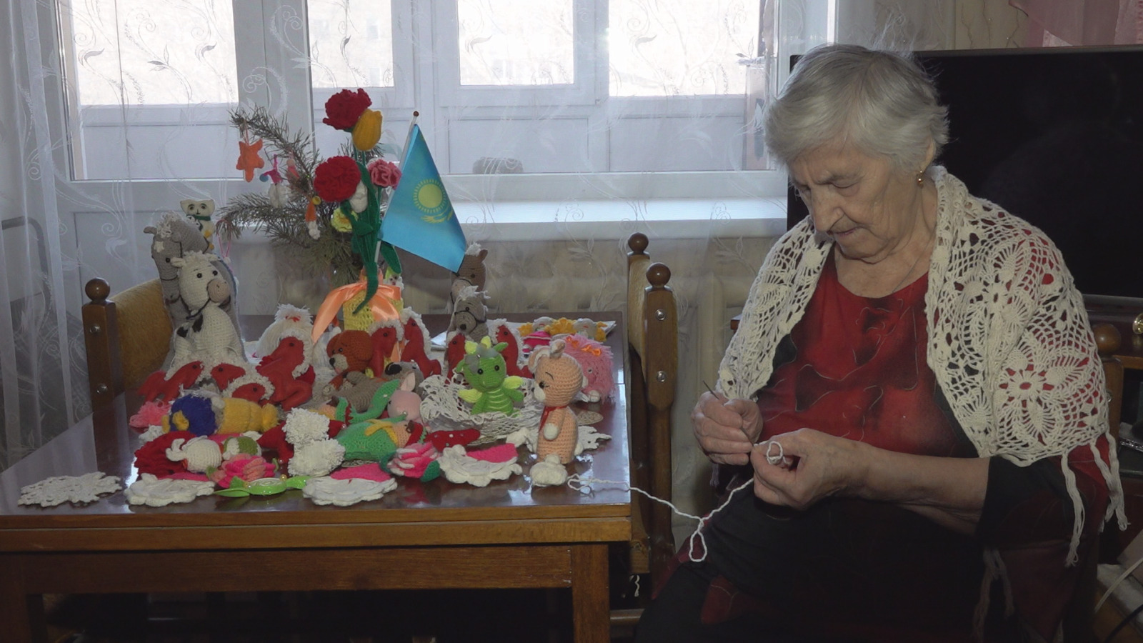90 жастағы волонтер ұзақ өмір сүрудің сырымен бөлісті