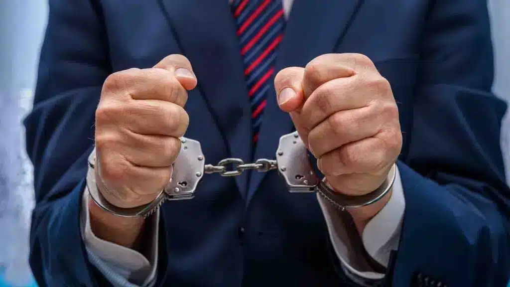 Ақтөбеде алаяқ шенеуніктер сотталды