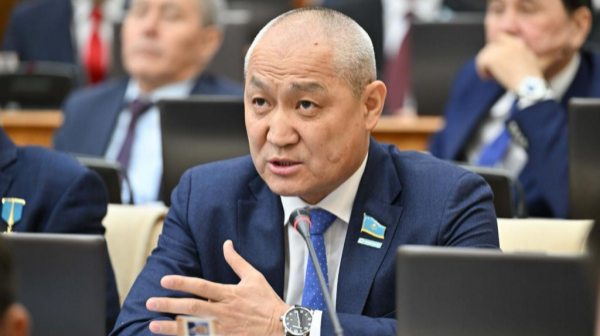 ЛГБТ өкілімен болған сотта депутат жеңіп шықты