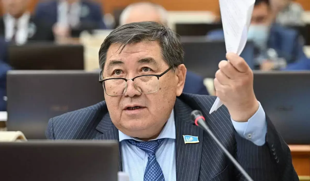 «Өздерің қош көретін елге неге кетпейсіңдер?!» – депутат теріс ағым өкілдерін сынады