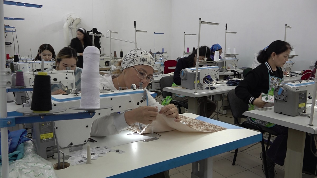 Жарты миллионға жуық қазақстандық әйел артық жұмыс істейді