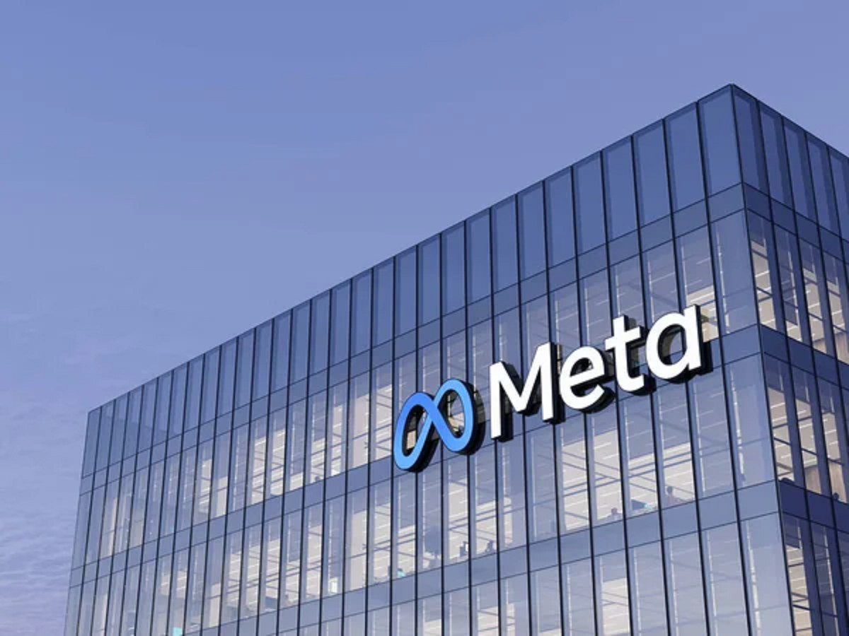 Meta 8 мың қызметкерін қысқартпақ