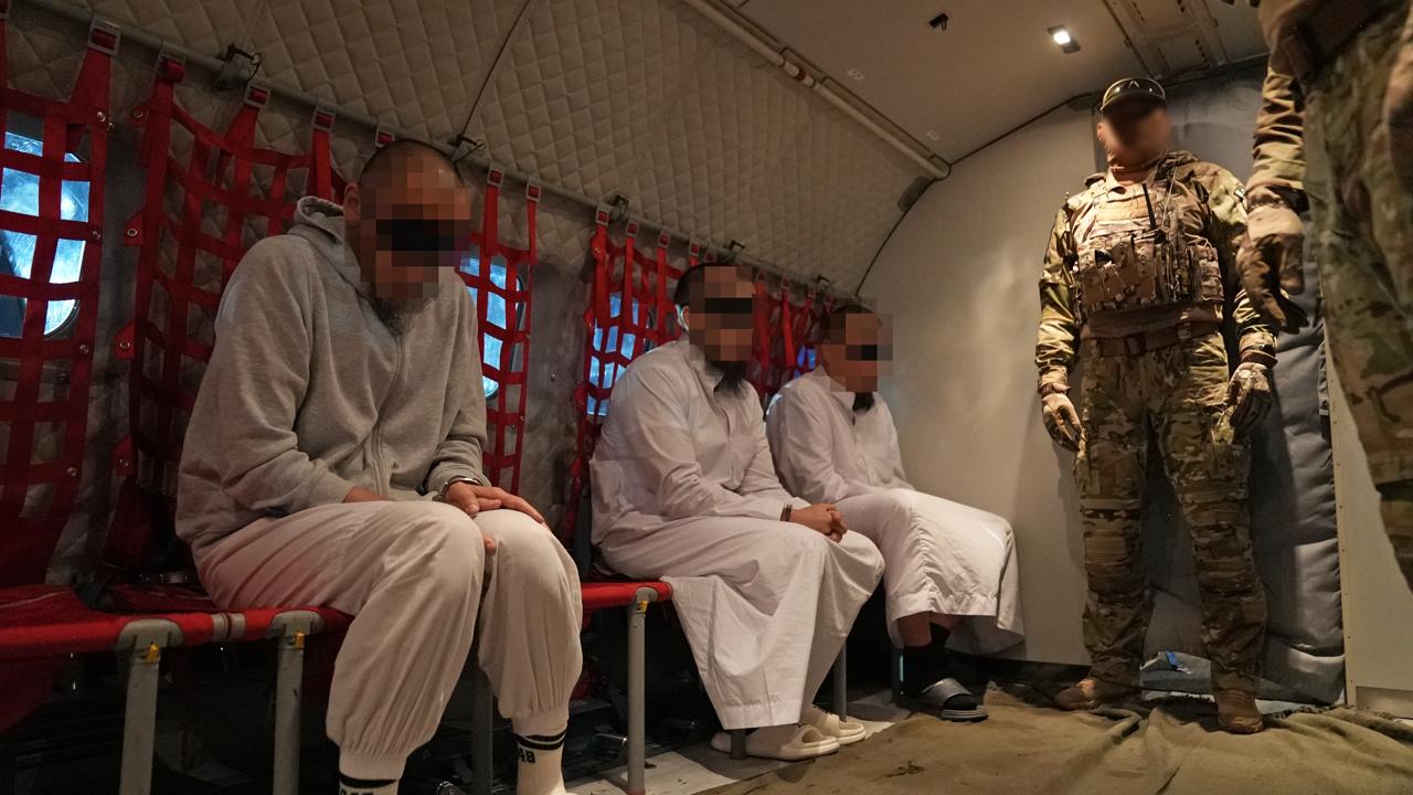 Шетелде қашып жүрген төрт қазақстандық елге қайтарылды - ҰҚК