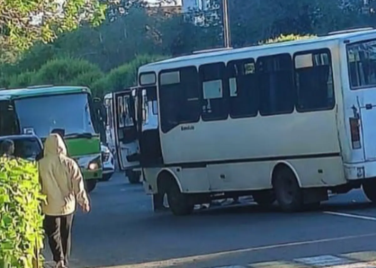 Екі бала анасыз қалды: Талдықорғанда автобус әйелді қағып өлтірді